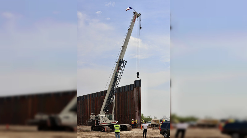 Texas inicia la construcción de su muro con México