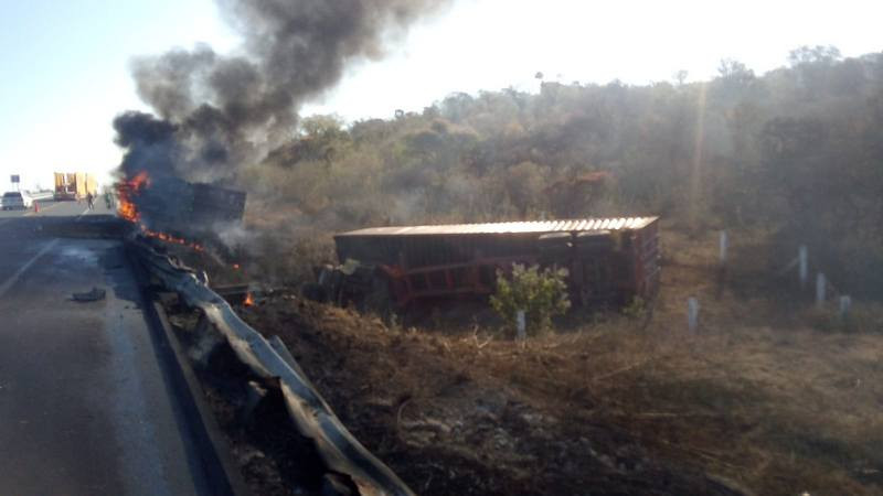 Accidentes En La P Tzcuaro Cuitzeo Deja Un Muerto Y Da Os Materiales