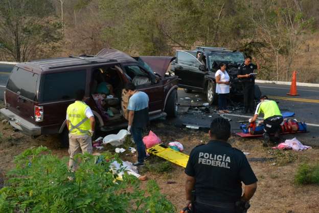 Tragedia En La Autopista Siglo Xxi Cinco Muertos Y Nueve Heridos En Choque