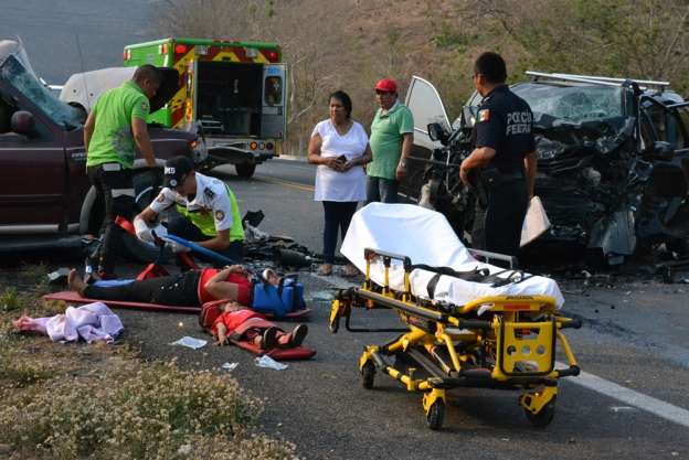 Tragedia En La Autopista Siglo XXI Cinco Muertos Y Nueve Heridos En Choque