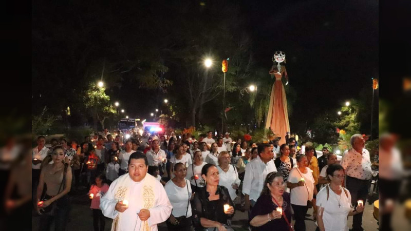 En Apatzingán celebran Día de Muertos