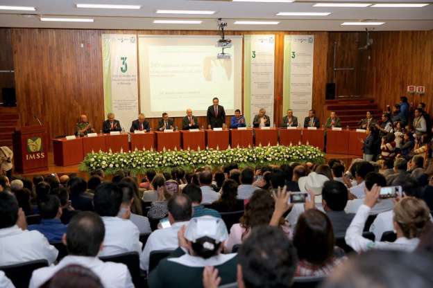 Asiste Gobernador A Informe De Labores Del Imss Michoac N