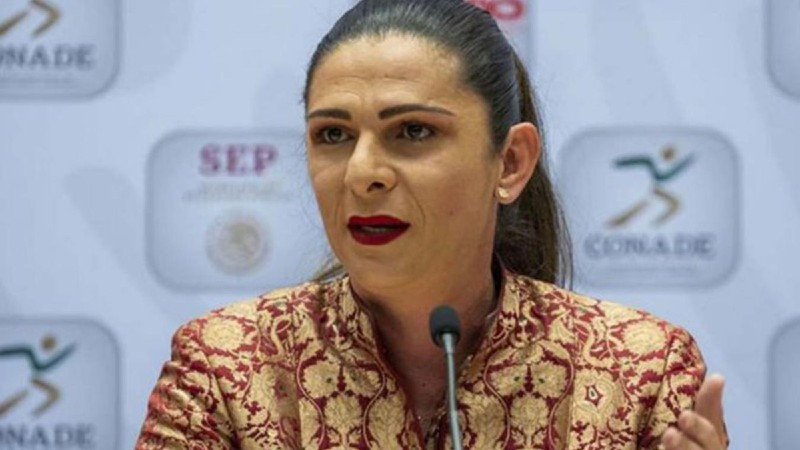 Ana Guevara tendrá que devolver apoyo a atletas de deportes acuáticos