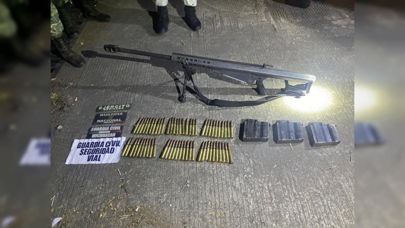 Aseguran Barrett calibre 50 en camioneta abandonada en Uruapan Michoacán