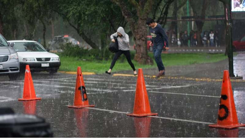 Pronostican lluvias puntuales intensas en 6 estados de la República