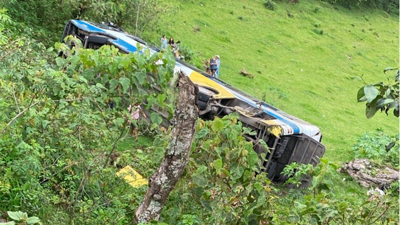 Volcadura De Autob S Deja Un Muerto Y Nueve Heridos En Puebla