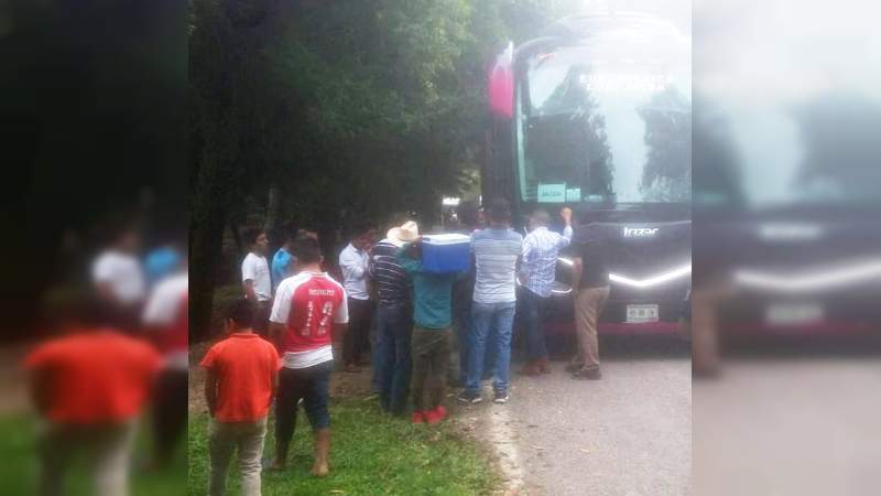 Resultado de imagen para Asaltan autobús con turistas polacos en Chiapas