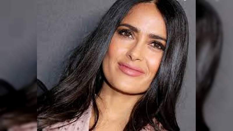 Salma Hayek es más rica que la reina Isabel II 