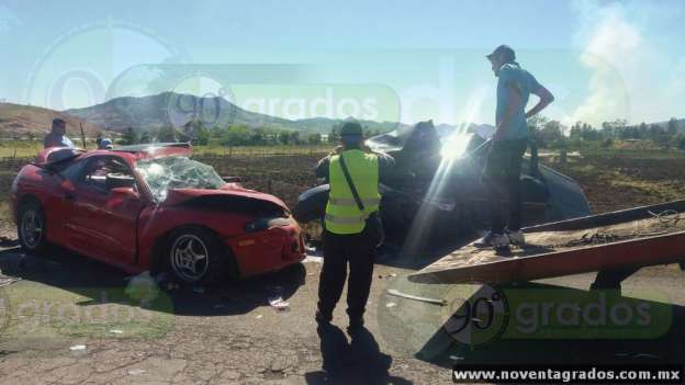 Mujer resulta prensada tras chocar en Los Reyes, Michoacán - Foto 5 