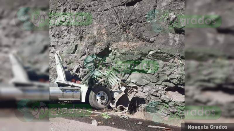 Trágico Accidente En Tuzantla Michoacán Dos Personas Pierden La Vida