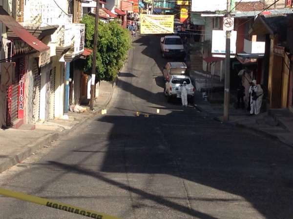 Tras discusión, ejecutan a sujeto en calles de Uruapan 