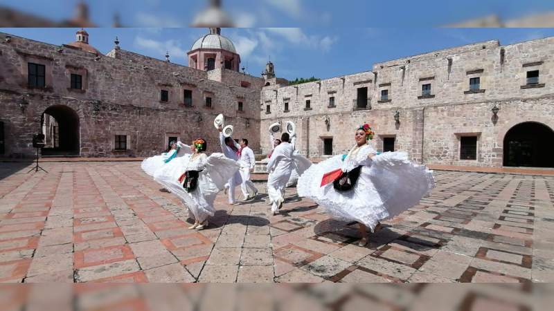 El Ballet Folklórico de Michoacán celebra 63 años