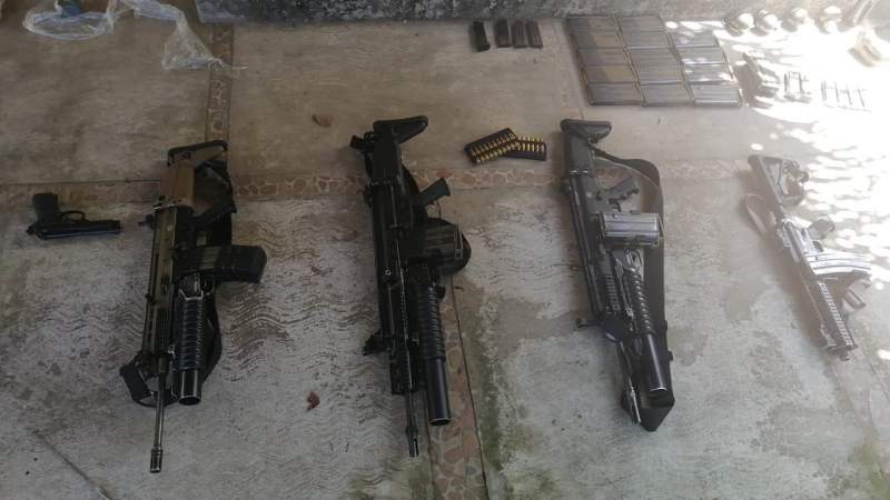 Tras balacera, aseguran lanzacohetes, rifles y explosivos ...