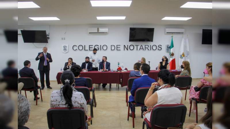 Juan Antonio Magaña de la Mora, se reunió con el Colegio de Notarios de Michoacán 