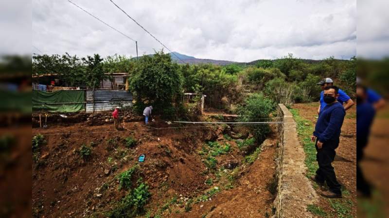 Avanza con construcción de puente peatonal en Tacícuaro, en Morelia, Michoacán