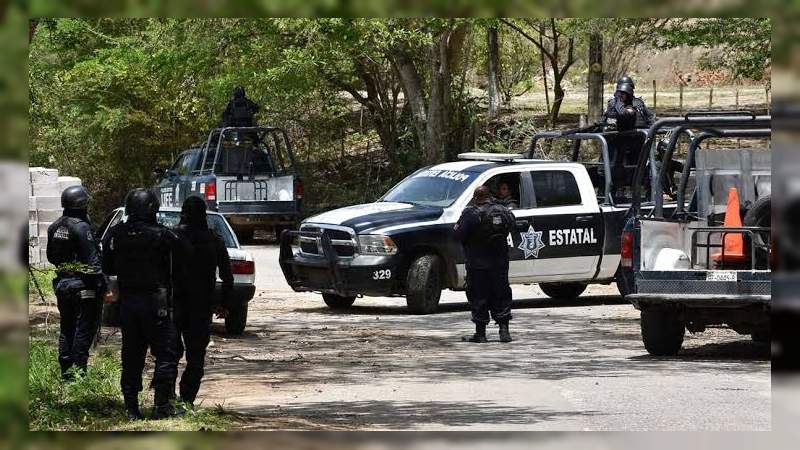 Emboscan a policías estatales en Epitacio Huerta, Michoacán 