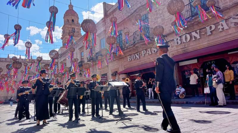 Banda Musical del Ejército Mexicano presenta concierto en Feria del Libro y Feria del Pan en Morelia   