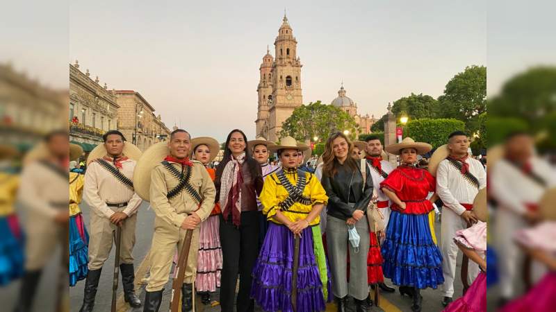 Adelitas, revolucionarios y corridos de la época, llegaron a la Plaza de Armas de Morelia