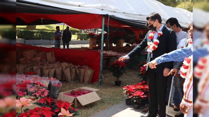 Inaugura Toño Ixtláhuac 6a Feria de la Nochebuena en Toluca