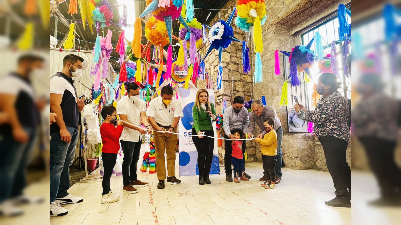 Inauguran el 7 Festival de La Piñata en Plaza Comercial Allende 