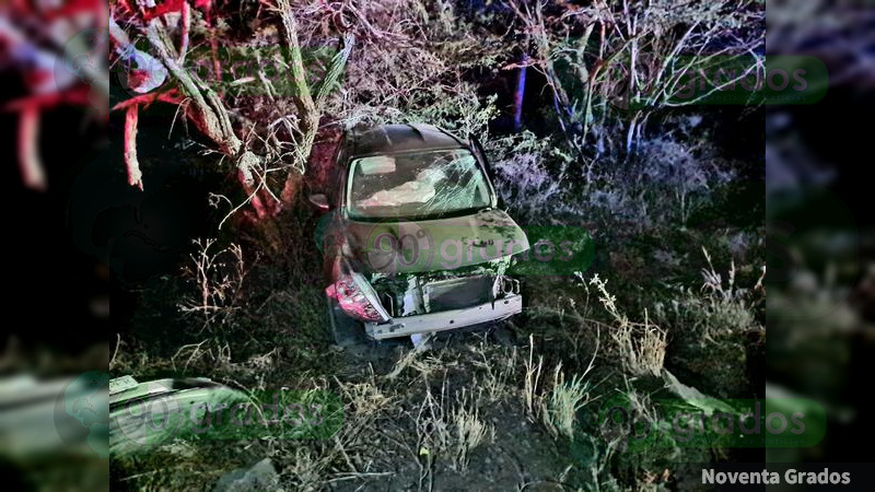 Choque De Frente Entre Dos Vehículos Deja Tres Heridos En La Carretera ...