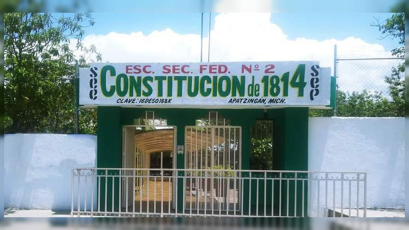 En Apatzingán, Michoacán, las Secundaria Técnica No. 5 y Federal 2 han suspendido actividades escolares por brotes de Covid-19