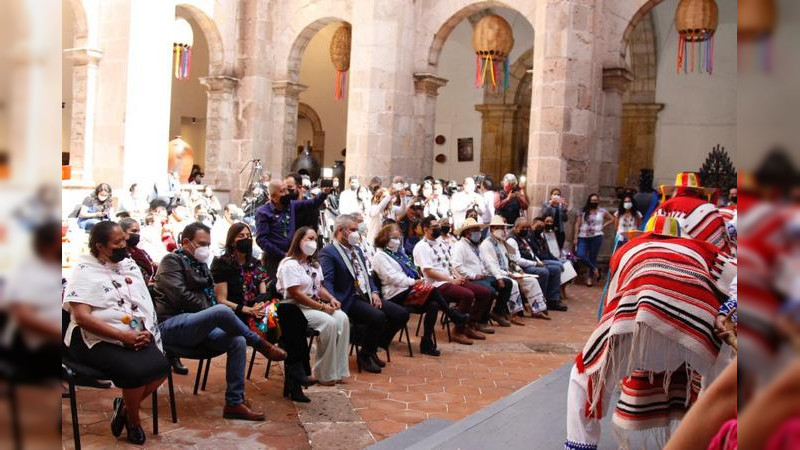  SECUM participa en 50 aniversario del Instituto del Artesano Michoacano 