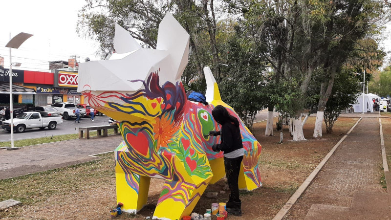 Xoloitzcuintle, Mariposa y Tecolote, se ‘visten’ del 14 de febrero 