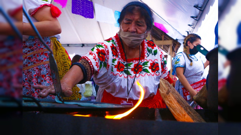 Arrancó muestra de comida regional en Uruapan, Michoacán 