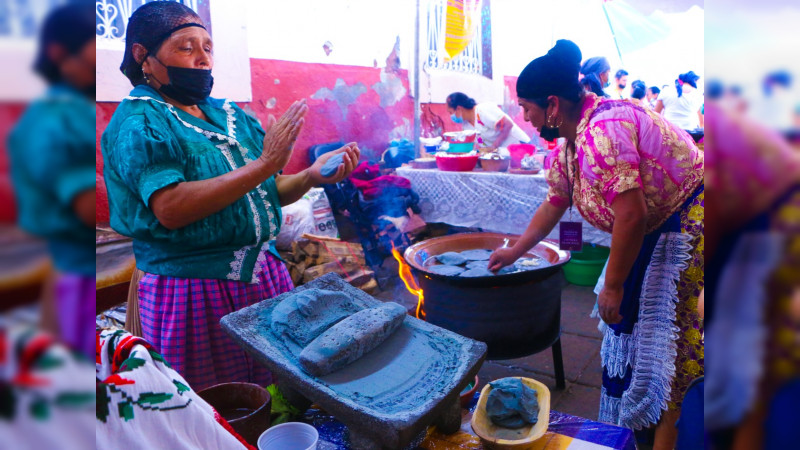 Arrancó muestra de comida regional en Uruapan, Michoacán 