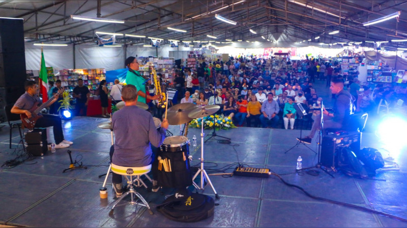 Cuarteto de Juan Alzate cierra jornada dominical de la Feria Internacional del Libro de Uruapan