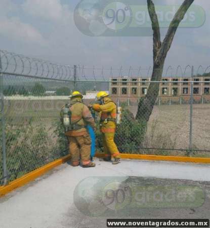 Por olor a gas evacúan colegio en Zacapu, Michoacán - Foto 1 