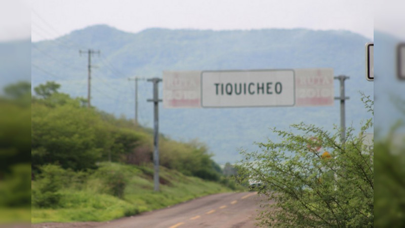 Se reporta éxodo de población de Tiquicheo a Zitácuaro por inseguridad 