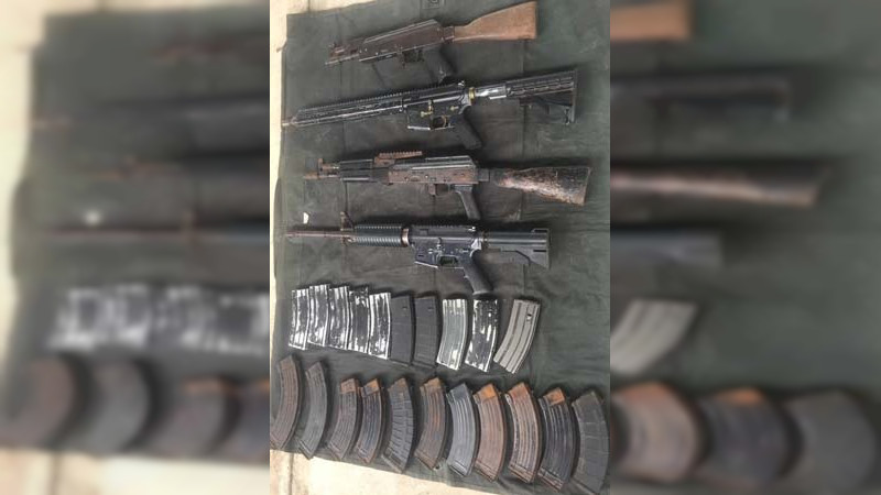 En Michoacán, Guardia Nacional y Ejército Mexicano aseguran armamento y rifles artesanales