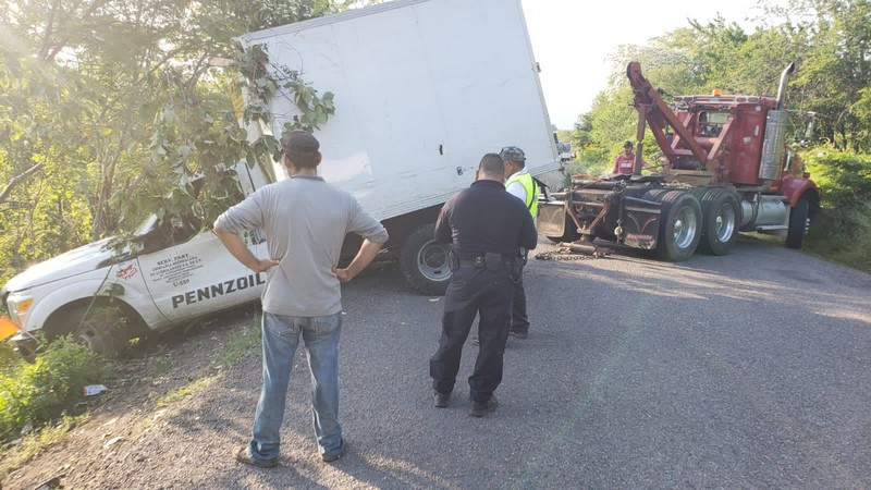 Atiende La SSP Accidente Carretero, En Carácuaro, Michoacán, Auxiliaron ...