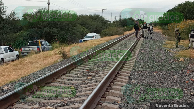 Hallan cadáver semidesnudo cerca de las vías en Celaya, Guanajuato