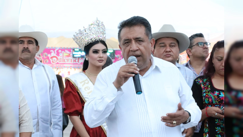 Apatzingán está de fiesta, esta noche se inauguró la Expo Feria Octubrina 2022