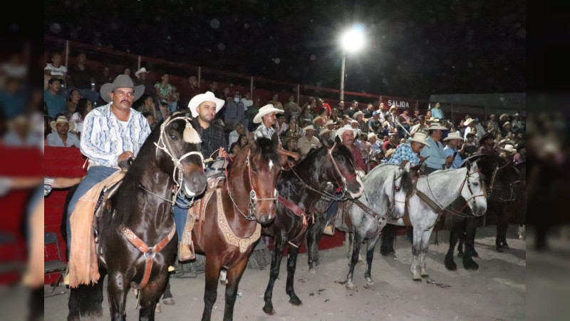 Apatzingán está de fiesta, esta noche se inauguró la Expo Feria Octubrina 2022