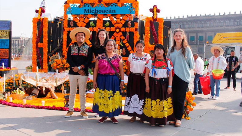 Michoacán presente en Ofrenda Monumental del Zócalo capitalino