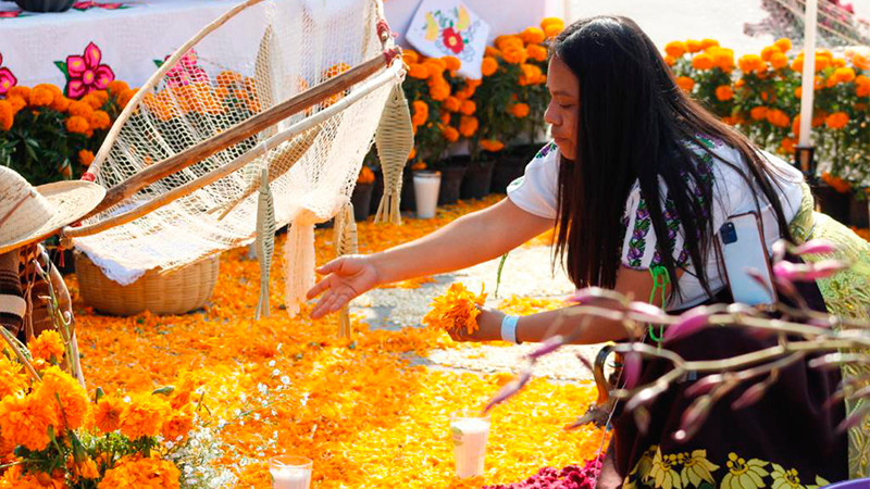 Michoacán presente en Ofrenda Monumental del Zócalo capitalino