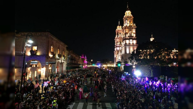 Se viste de color y magia Morelia, con el Desfile de catrinas y catrines