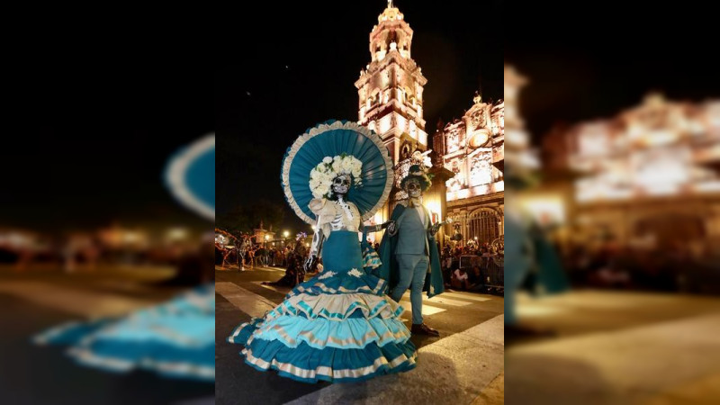 Se viste de color y magia Morelia, con el Desfile de catrinas y catrines