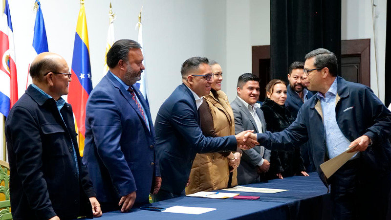 Reciben reconocimiento de “visitantes distinguidos” participantes de la Conferencia Internacional para la Formación Dual de América Latina y el Caribe