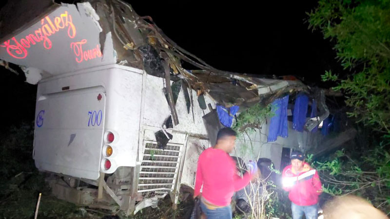 Autobús Cae A Barranco En Oaxaca Y Deja Al Menos 30 Lesionados 4955