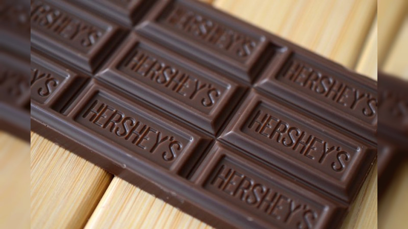 Demandan a Hersheys por alto contenido de plomo y cadmio en sus chocolates 