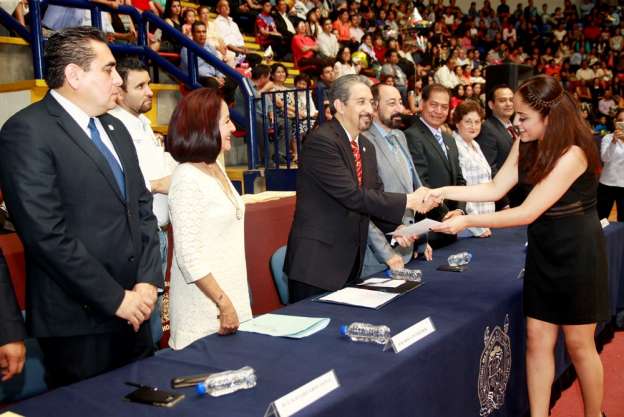 Se gradúan en Morelia 430 alumnos de la preparatoria Pascual Ortiz Rubio - Foto 0 