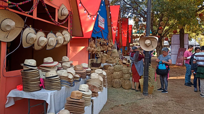 Últimos días de la venta de artesanía en la Villa Navideña de Morelia 