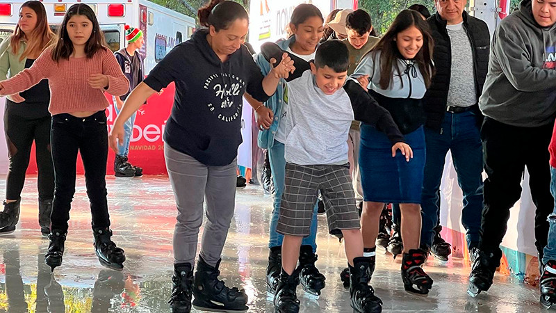 Disfrutaron 11 mil personas la pista sobre hielo de Ceconexpo  