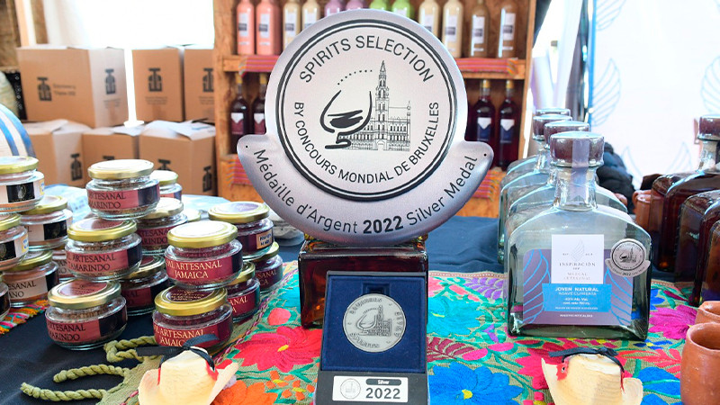 Buena respuesta al mezcal michoacano, en la Feria de León 2023