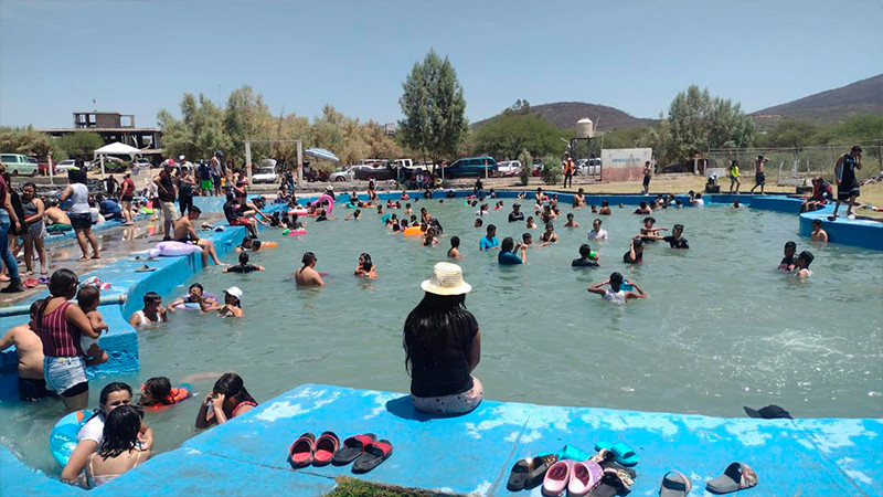 En puente, más de 5 mil personas visitaron Rancho Viejo y el Géiser de Ixtlán